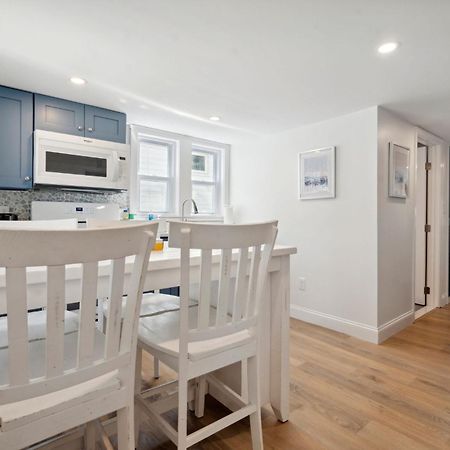 Newly Renovated Patio Steps To Beach Apartment Hampton Exterior photo