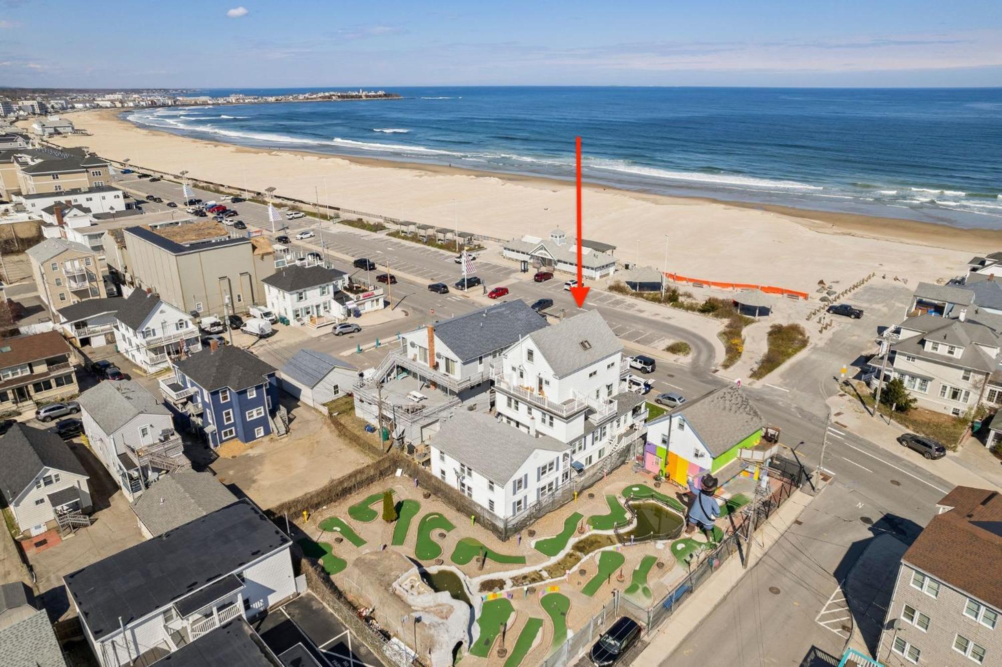 Newly Renovated Patio Steps To Beach Apartment Hampton Exterior photo