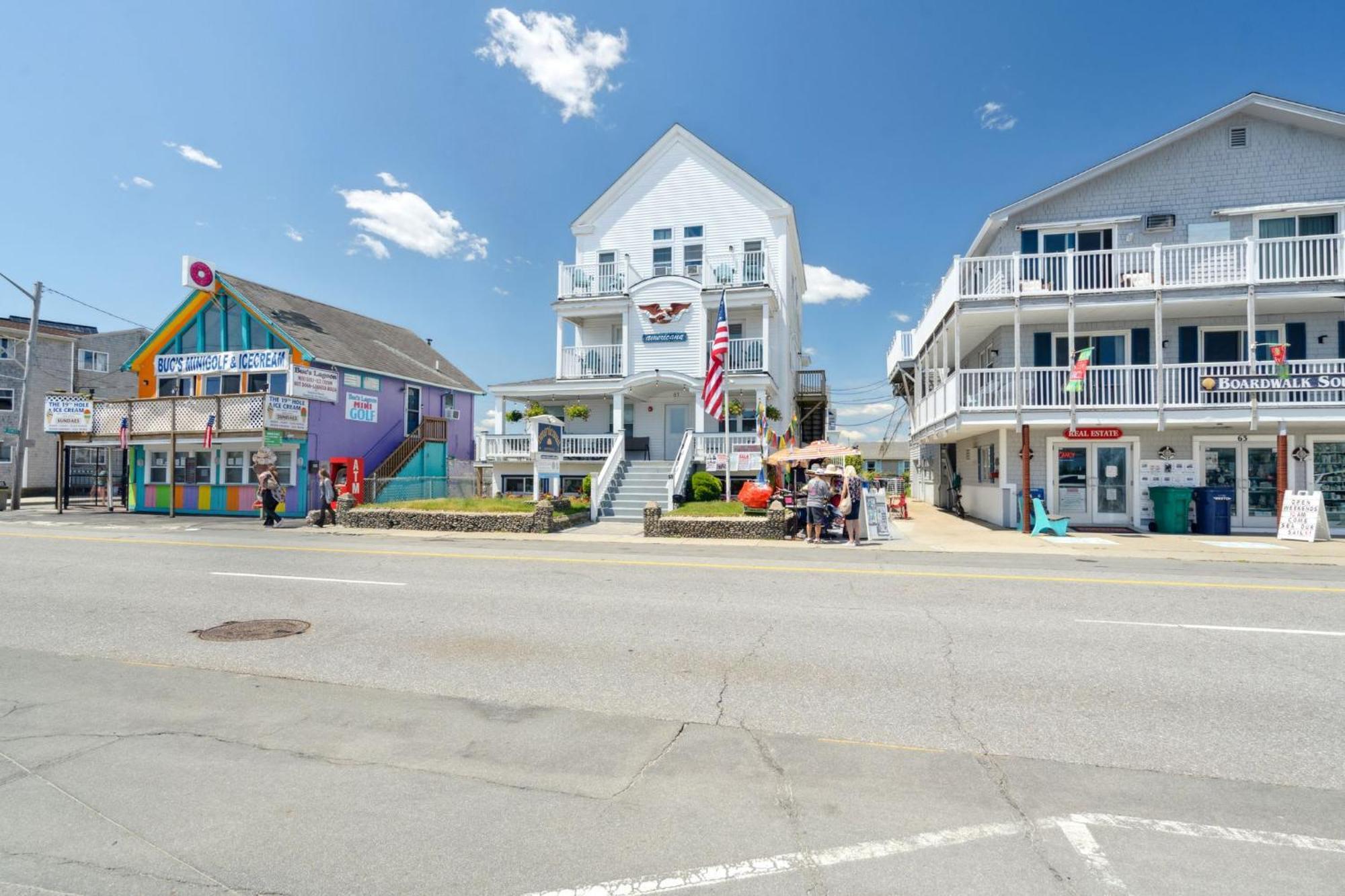 Newly Renovated Patio Steps To Beach Apartment Hampton Exterior photo