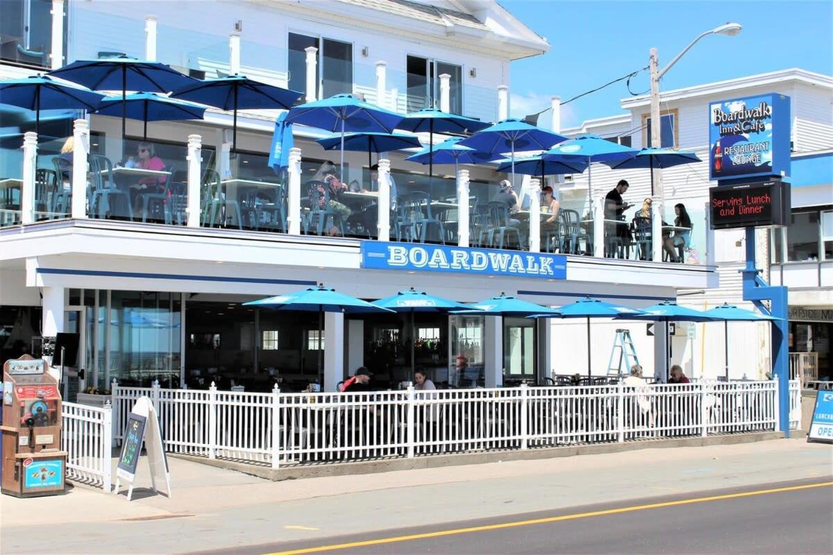 Newly Renovated Patio Steps To Beach Apartment Hampton Exterior photo